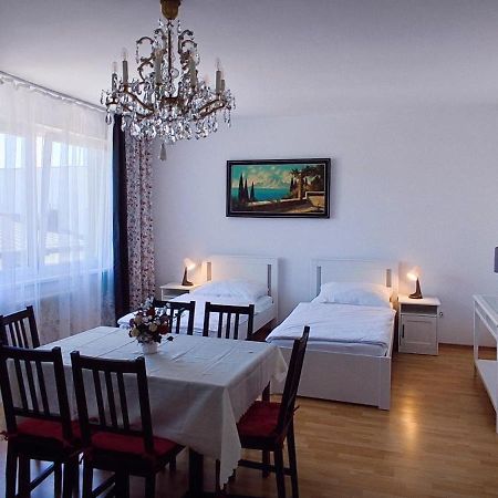 Apartment Nahe Rosenhuegel Виена Екстериор снимка